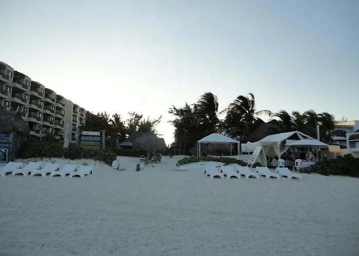 Acamaya Reef Hotel