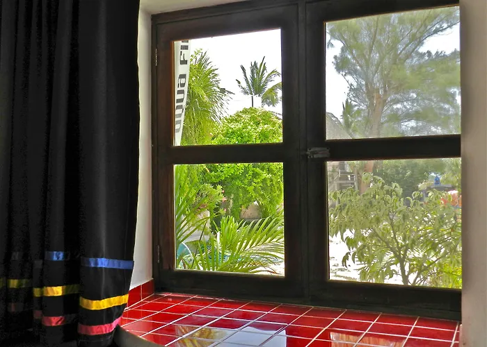 Acamaya Reef Hotel